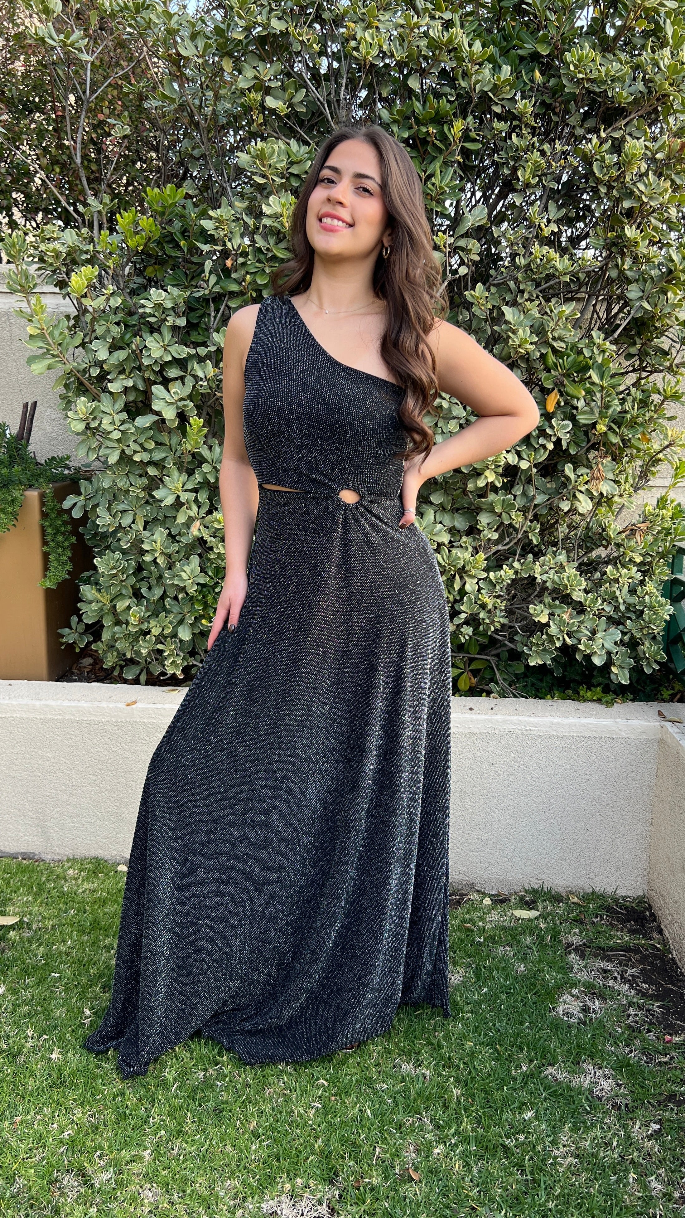 Vestido Isidora negro puntos plata| Vestido asimétrico negro fiesta brillos| Amoramar.cl 