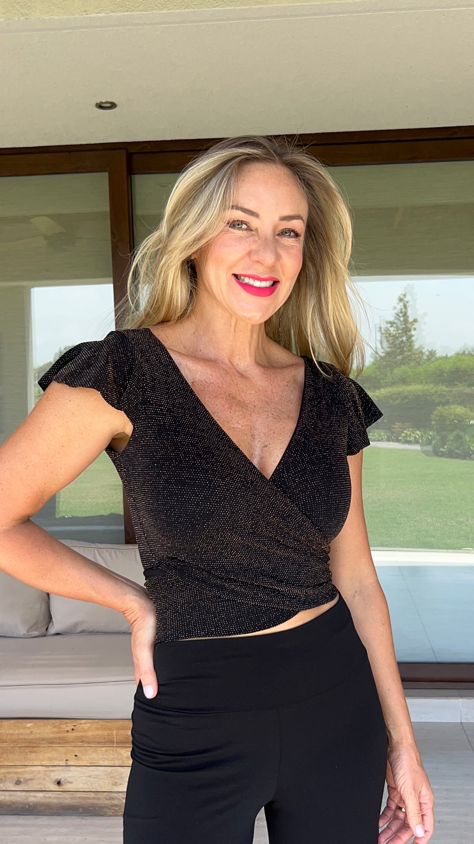 Crop Top Fernanda Negro Puntos Dorados