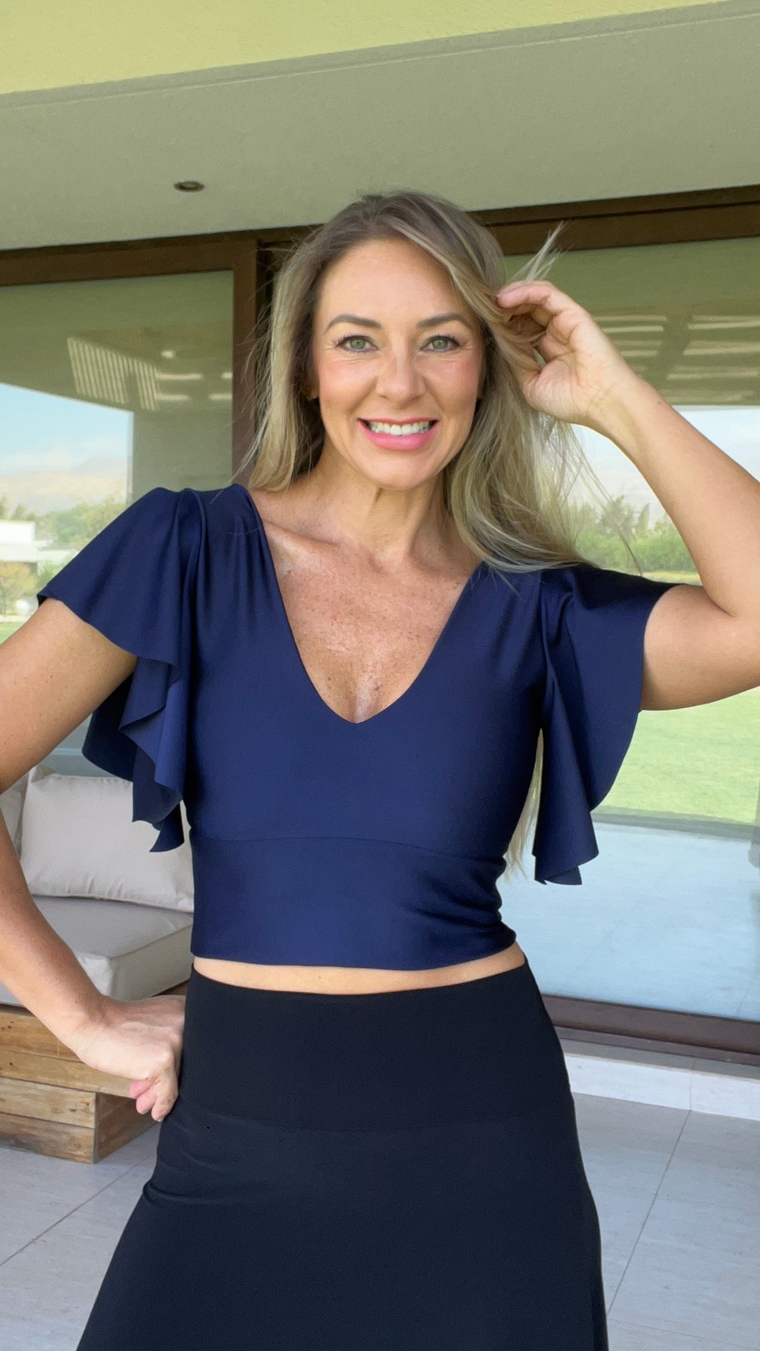 Crop Top Elisa azul marino | Top corto mujer manga vuelo azul oscuro satinado fiesta| amoramar.cl  2