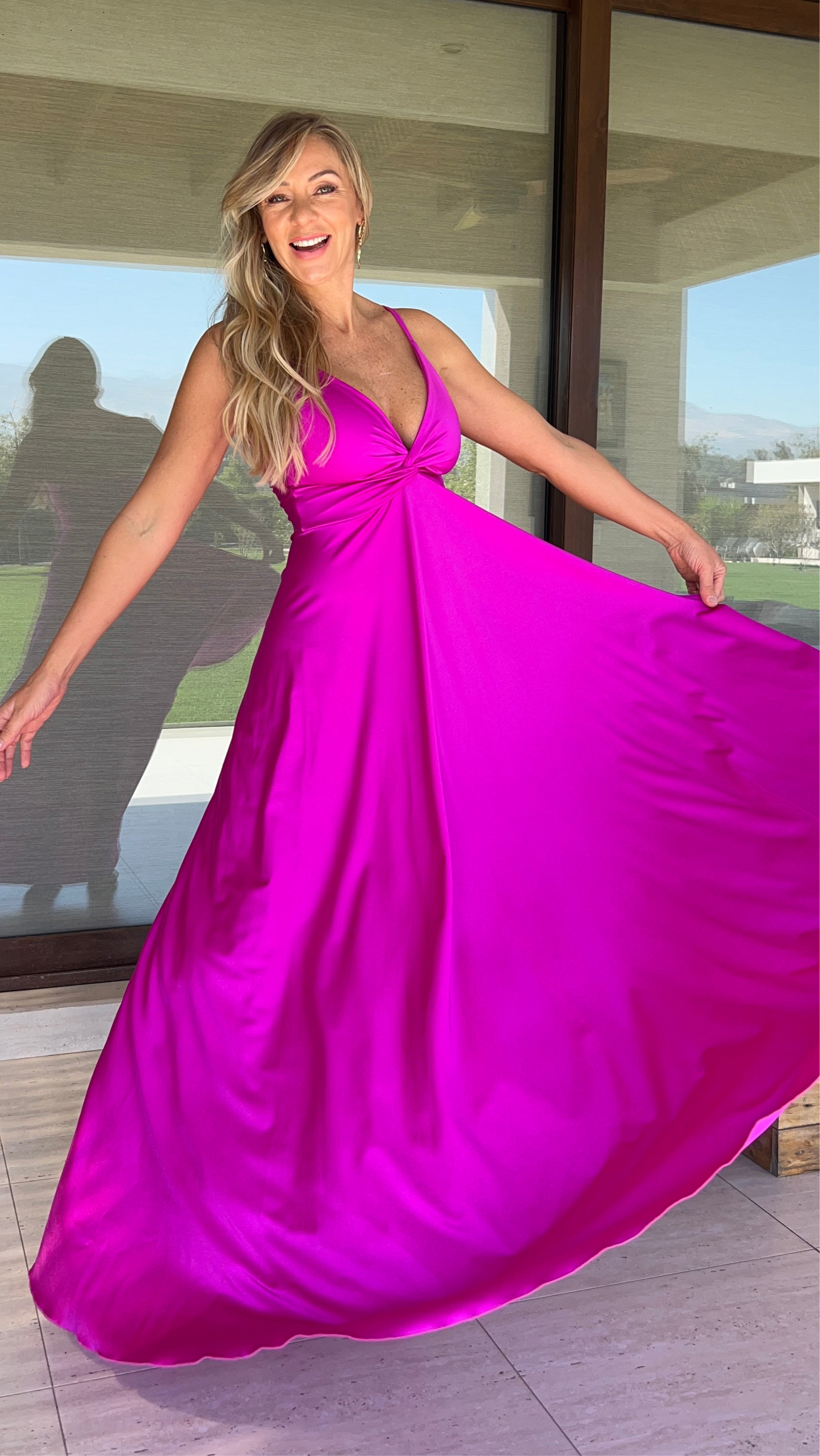 Vestido Amanda Dupont Magenta | Vestido tirantes escote en V fucsia magenta|Amoramar.cl  