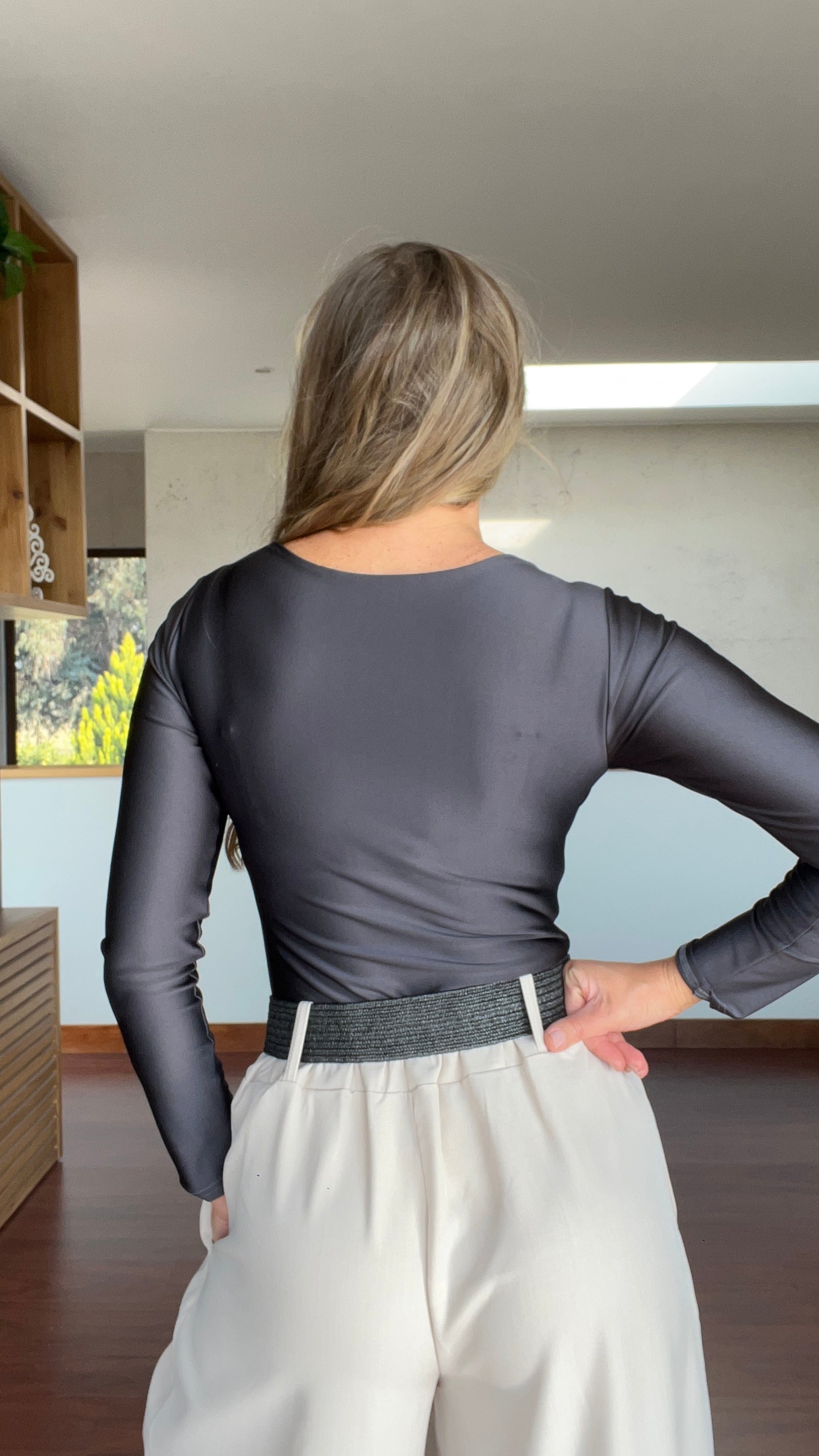 Body Bella Marengo| Body manga larga cuello cuadrado gris|Amoramar.cl 1