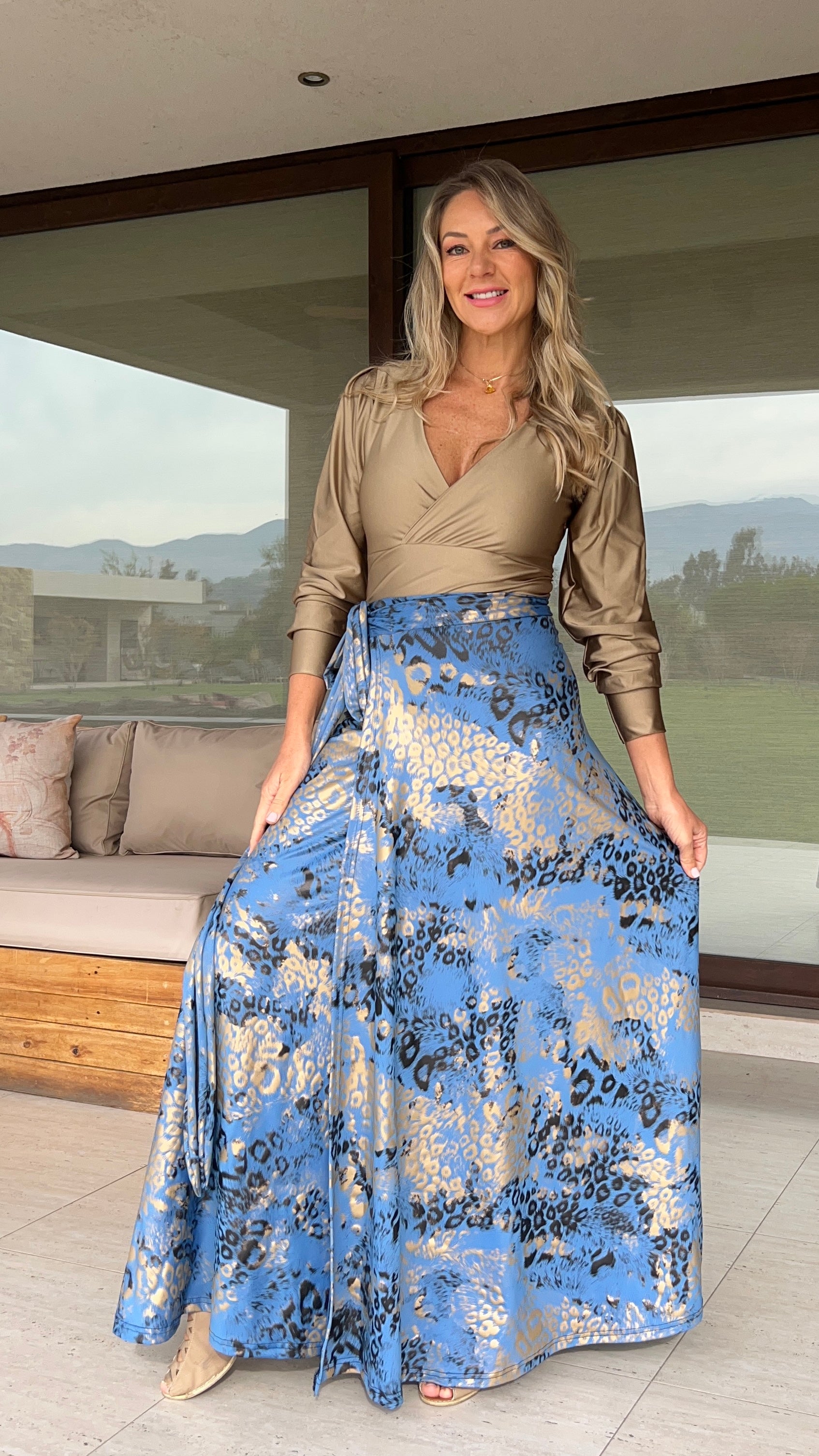 Falda envolvente Dupont print azul lavanda y dorado| falda pareo print fiesta| Amoramar.cl 4