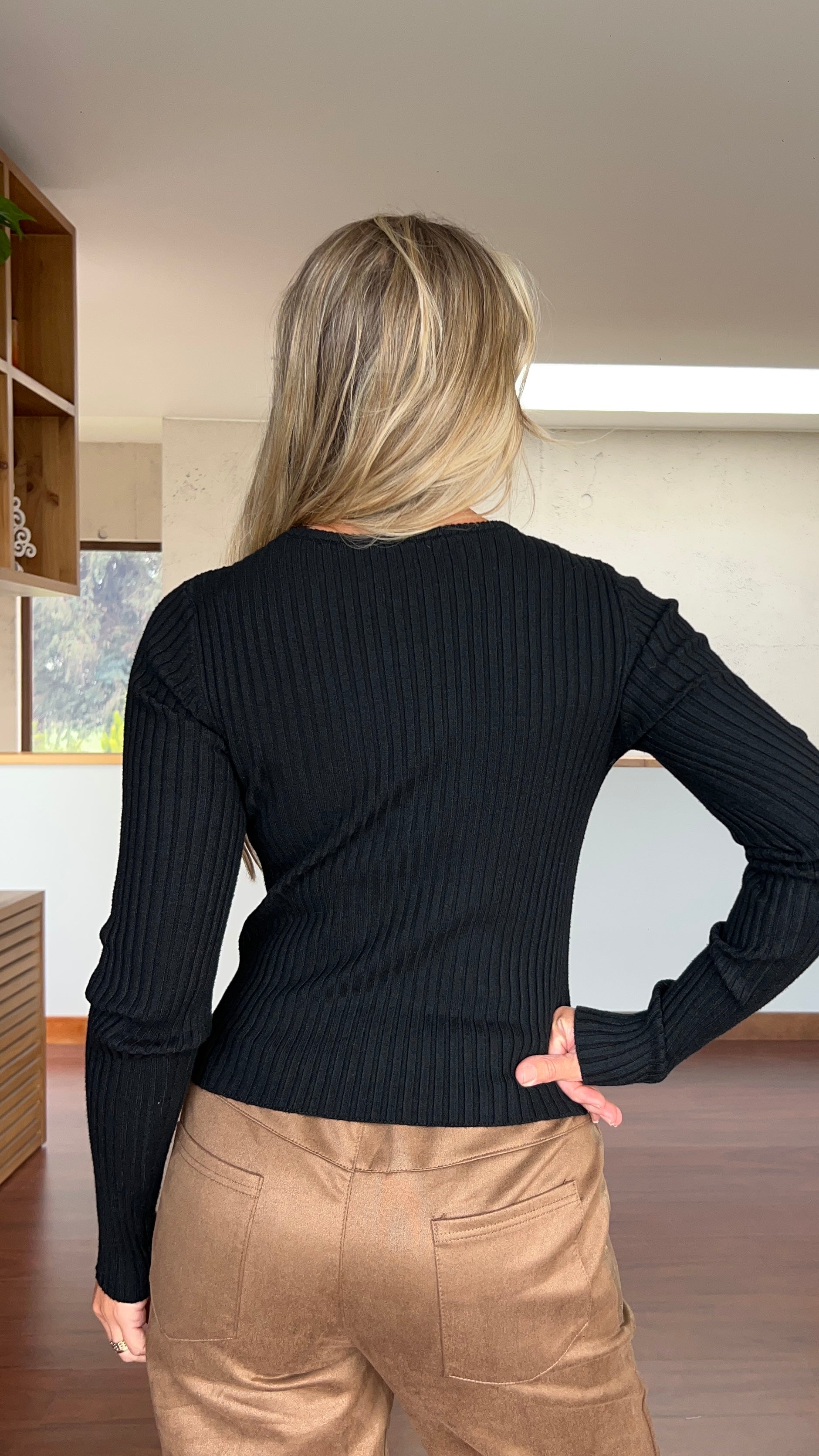 Polera Cata Negra