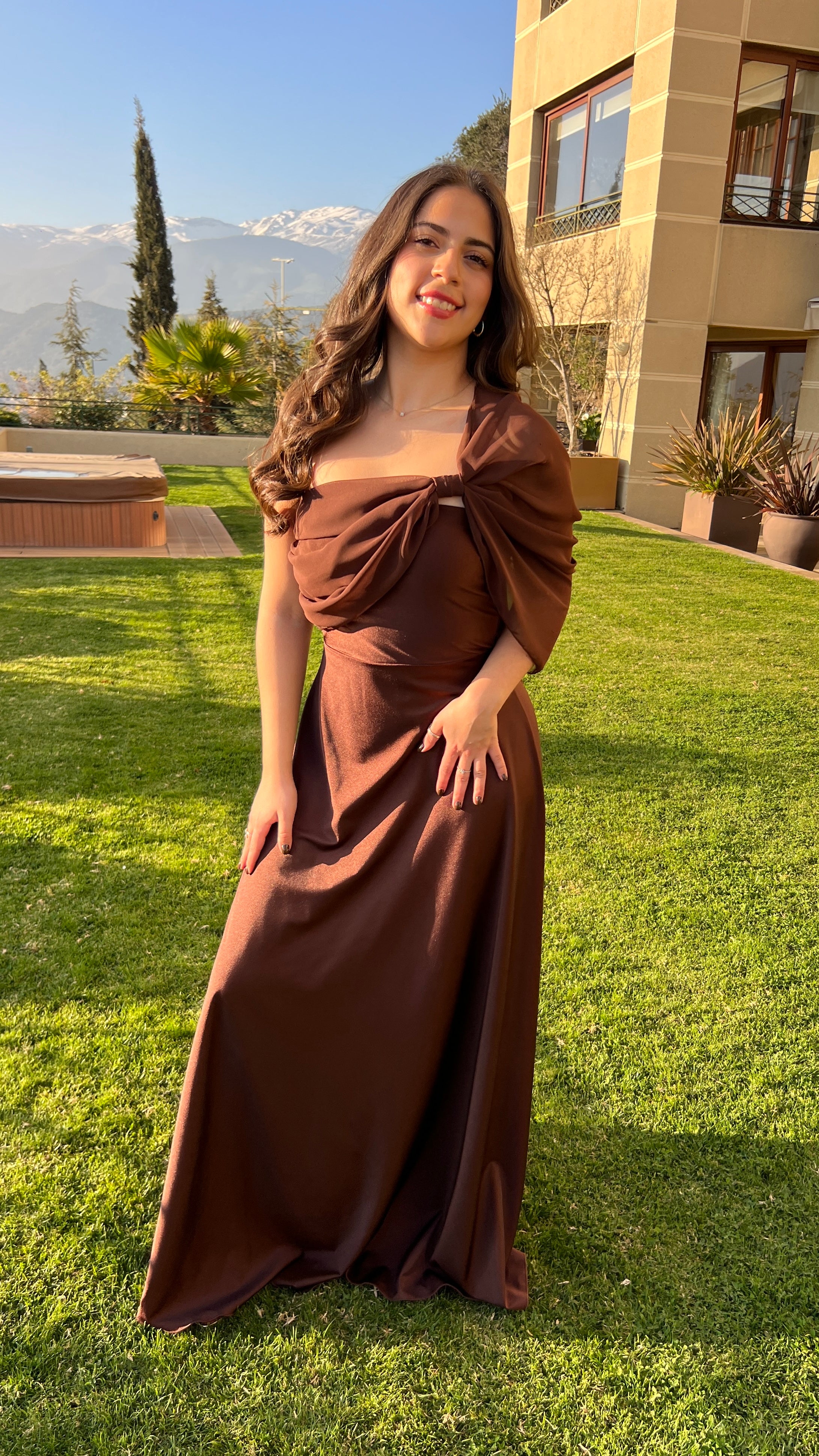 Vestido Victoria Chocolate| Vestido strapless con gasa fiesta elegante Café |Amoramar.cl 7