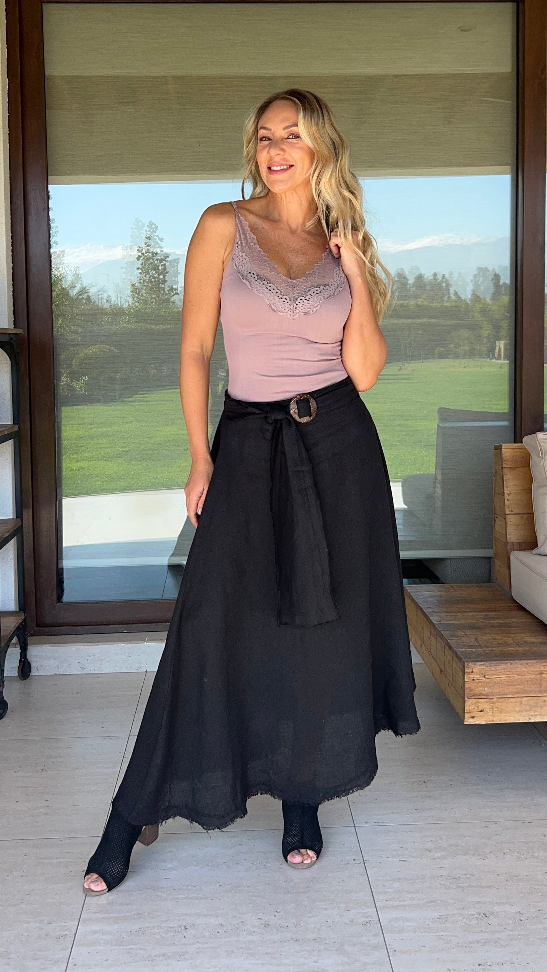 Falda Alba Negra